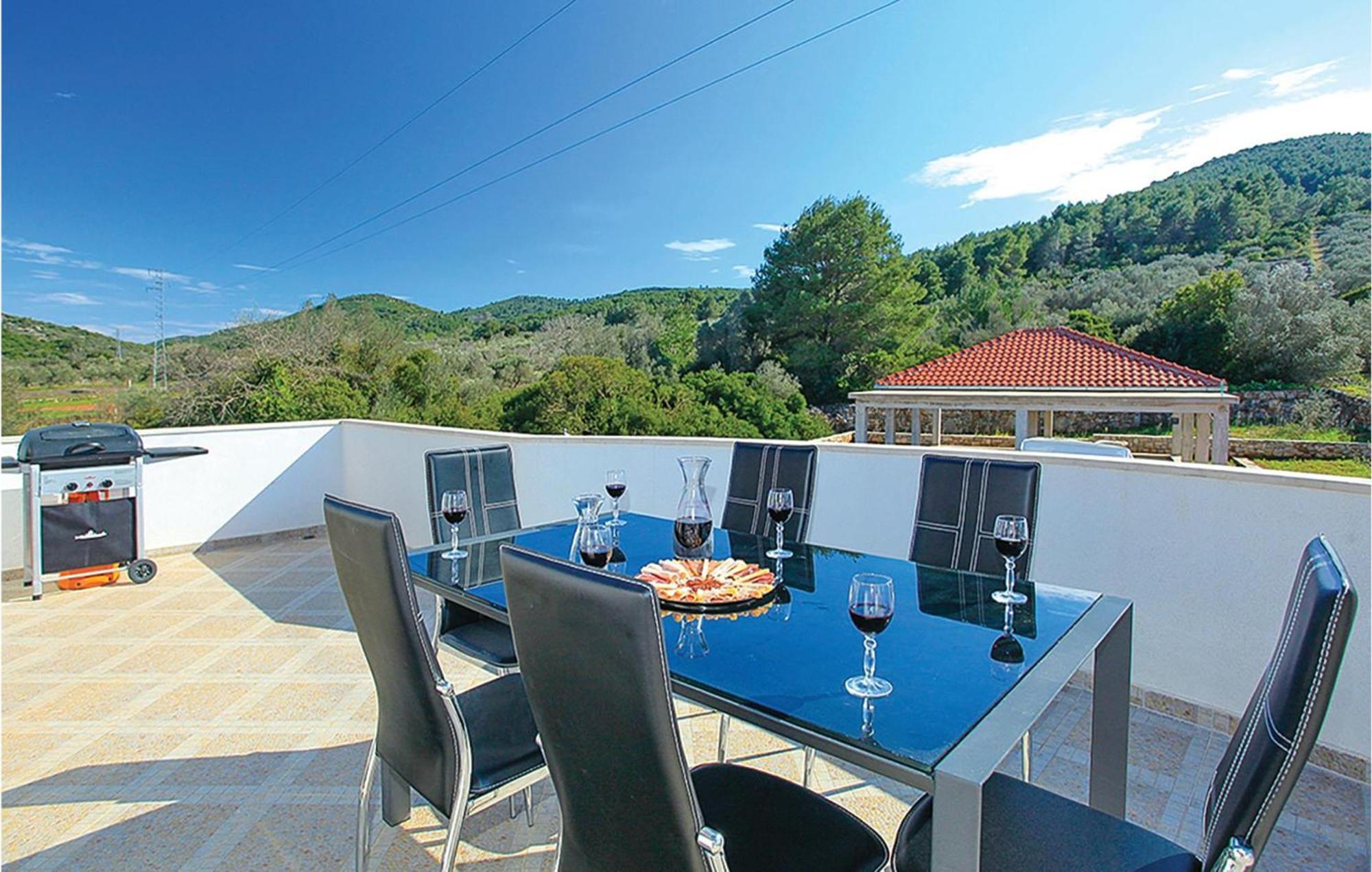 4 Bedroom Amazing Home In Vela Luka Exterior foto