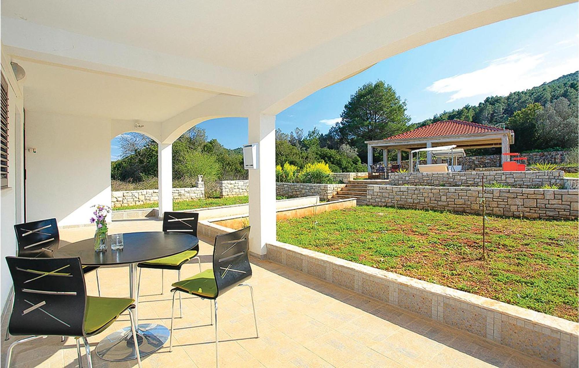 4 Bedroom Amazing Home In Vela Luka Exterior foto